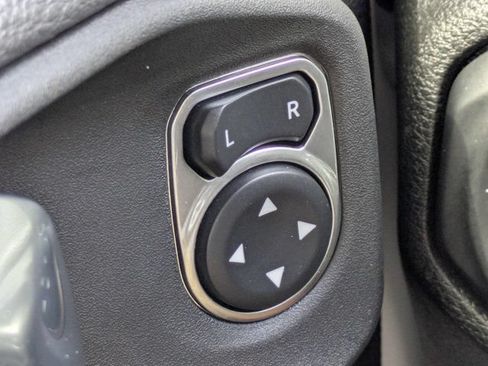 Used 2021 Jeep Wrangler Unlimited Sahara AWD/4WD image 24