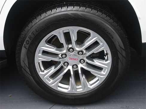 Used 2021 GMC Yukon SLT image 8