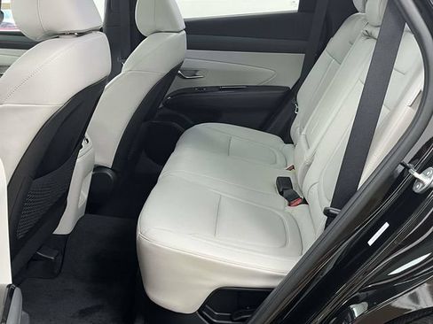 Certified 2025 Hyundai Tucson Limited AWD/4WD image 19