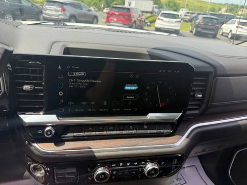 Certified 2025 GMC Sierra 1500 SLT AWD/4WD image 17