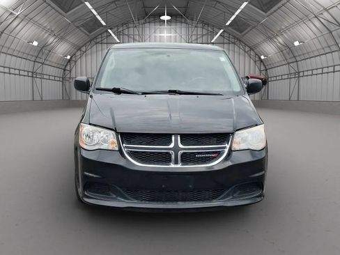 Used 2018 Dodge Grand Caravan SE w/ UConnect Hands-Free Group FWD image 2