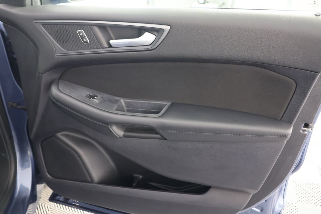 Used 2019 Ford Edge SE AWD/4WD image 26