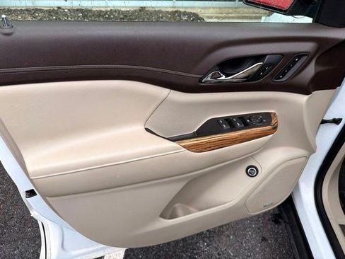 Used 2019 GMC Acadia Denali w/ Technology Package AWD/4WD image 33