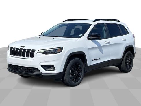 Used 2023 Jeep Cherokee Altitude Lux image 1