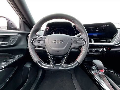 New 2026 Chevrolet Trax RS w/ Sunroof Package FWD image 17