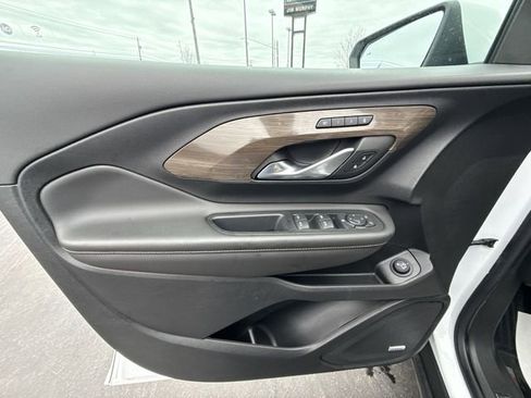 Used 2022 GMC Terrain Denali image 23