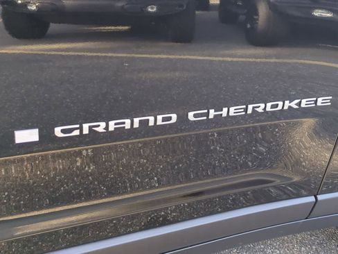 New 2025 Jeep Grand Cherokee L Laredo w/ Luxury Tech Group I RWD image 13