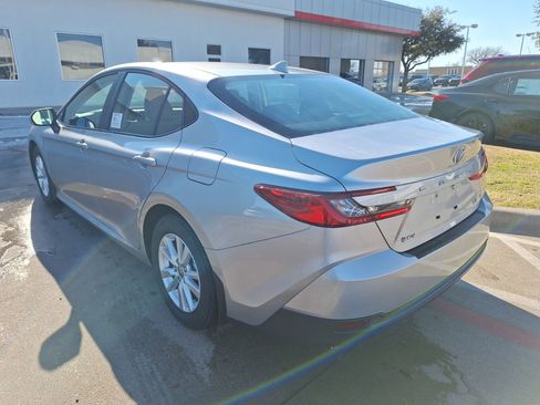 Used 2025 Toyota Camry LE image 4
