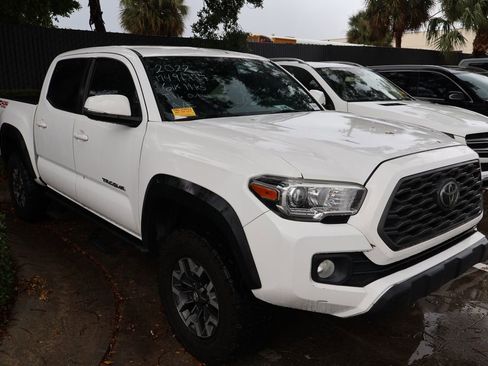 Used 2022 Toyota Tacoma TRD Off-Road w/ Technology Package AWD/4WD image 6