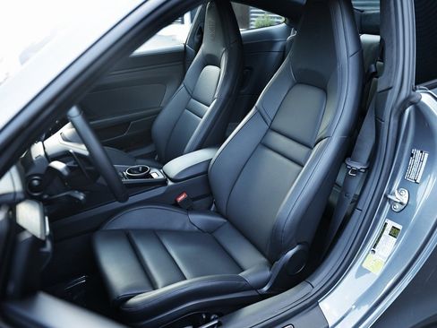 Certified 2025 Porsche 911 Carrera GTS image 5