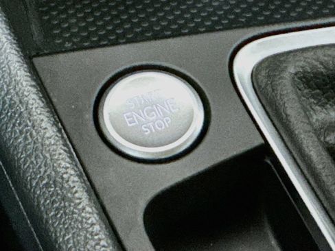 Used 2025 Volkswagen Jetta GLI Autobahn FWD image 19