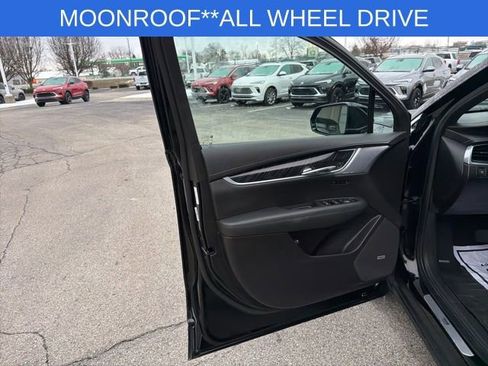 Used 2025 Cadillac XT6 Premium Luxury image 24
