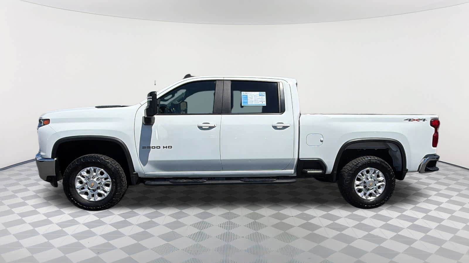 Used 2021 Chevrolet Silverado 2500 LT w/ Fleet Comfort Package AWD/4WD image 8