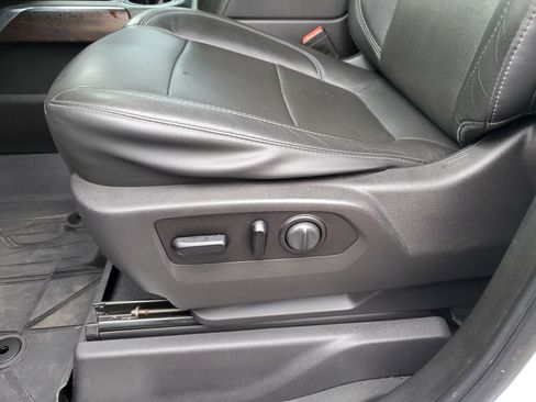 Used 2020 GMC Sierra 3500 SLT w/ SLT Convenience Package image 26