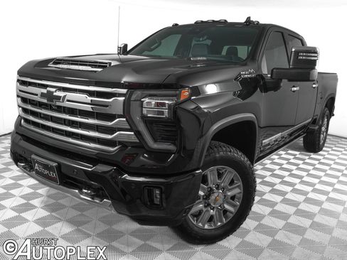 Used 2025 Chevrolet Silverado 2500 High Country w/ High Country Premium Package AWD/4WD image 1