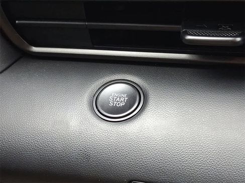 Certified 2025 Hyundai Elantra Sport image 19