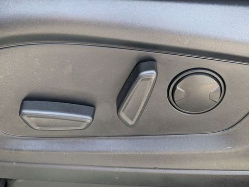 Used 2025 Ford Explorer Active RWD image 15