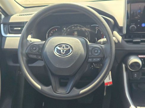 Used 2025 Toyota RAV4 LE AWD/4WD image 19