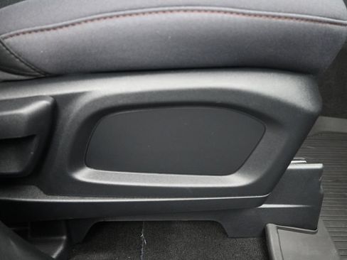 Used 2026 Ford Explorer Active AWD/4WD image 12
