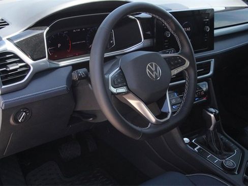 New 2025 Volkswagen Taos SEL image 9