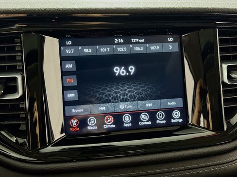 Used 2022 Dodge Durango SXT w/ Anodized Platinum Package AWD/4WD image 17