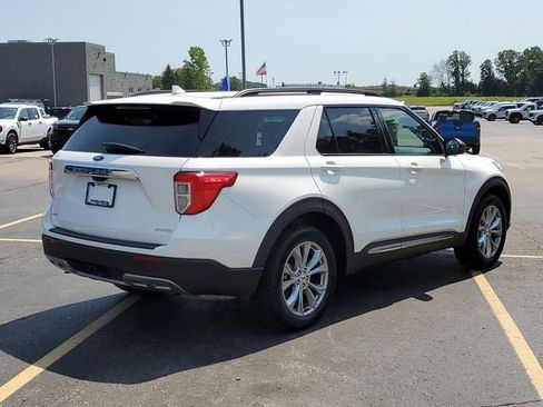 Used 2021 Ford Explorer XLT w/ Equipment Group 202A AWD/4WD image 4