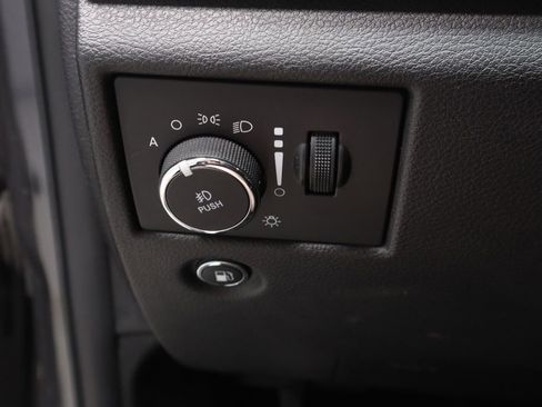 Used 2017 Jeep Grand Cherokee Limited image 27