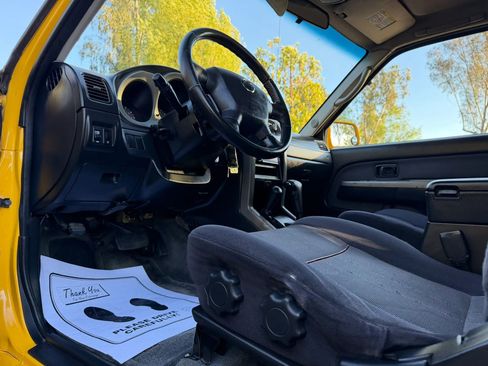 Used 2003 Nissan Frontier S/C AWD/4WD image 9