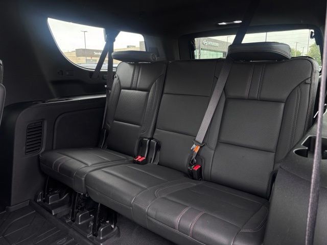 Used 2022 Chevrolet Suburban RST w/ Luxury Package AWD/4WD image 48