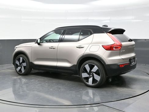Used 2023 Volvo XC40 Recharge Ultimate image 4