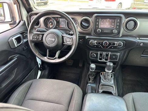 Used 2018 Jeep Wrangler Unlimited Sport S AWD/4WD image 11