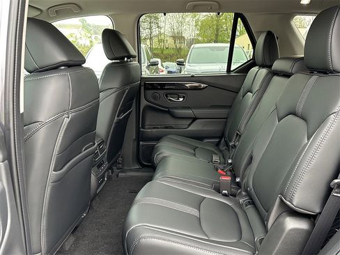 New 2025 Honda Pilot EX-L image 6