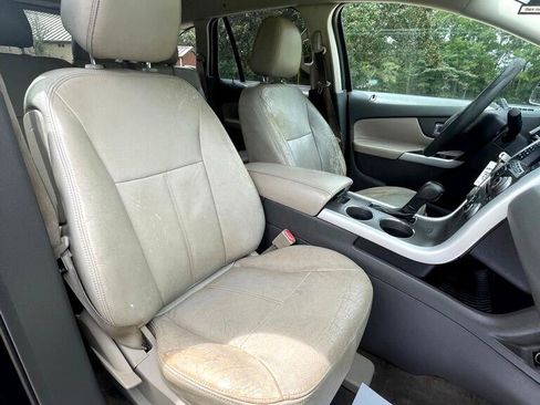 Used 2013 Ford Edge SE image 17