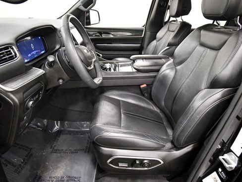 Used 2022 Jeep Wagoneer Series III image 14