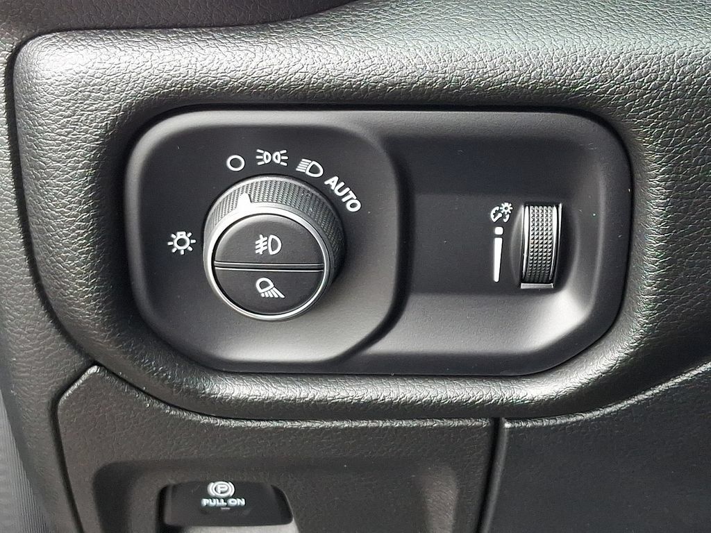 Used 2023 RAM 1500 Big Horn AWD/4WD image 25