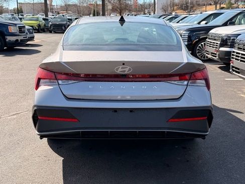 New 2026 Hyundai Elantra SE image 6