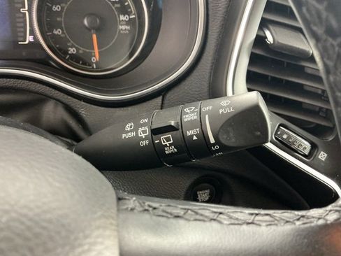 Used 2020 Jeep Cherokee Latitude Plus image 26