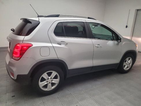 Used 2018 Chevrolet Trax LT w/ LT Convenience Package image 10