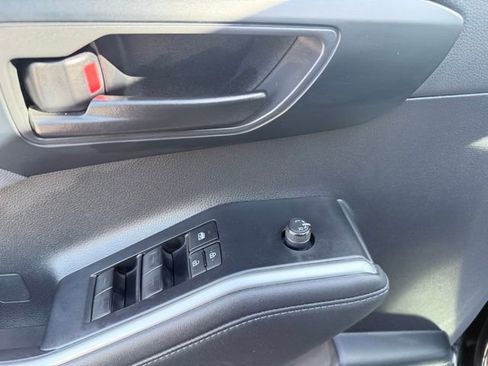 Used 2023 Toyota Highlander LE image 10