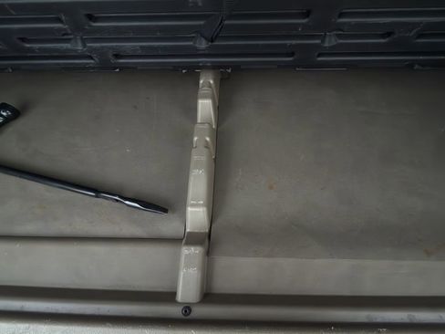 Used 2018 GMC Yukon XL SLT w/ Open Road Package image 18