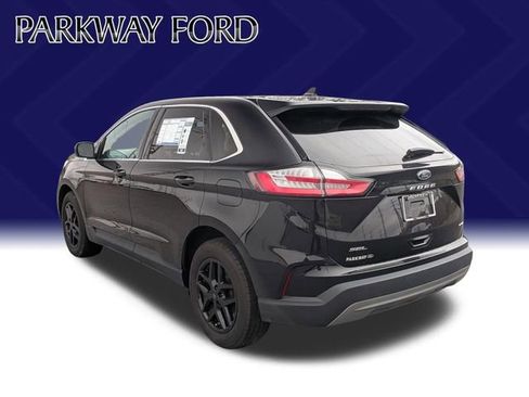 Used 2024 Ford Edge SEL image 7
