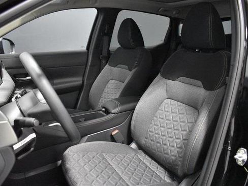 New 2025 Nissan Kicks SV w/ SV Premium Package image 5