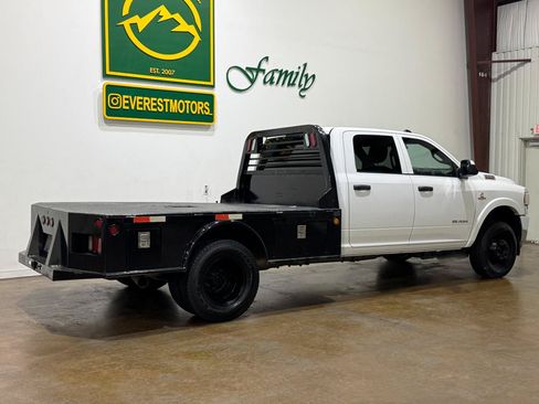 Used 2021 RAM 3500 Tradesman w/ Chrome Appearance Group AWD/4WD image 4