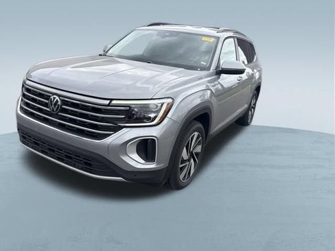Used 2025 Volkswagen Atlas SE FWD image 3