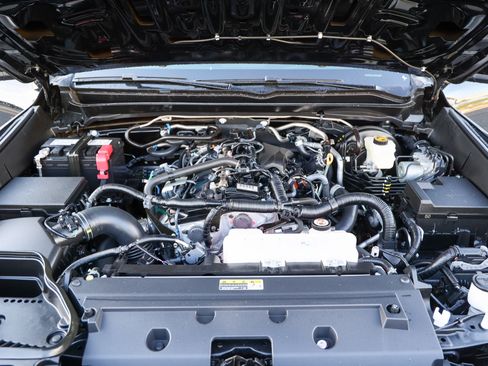 Certified 2025 Toyota Tacoma SR5 image 18