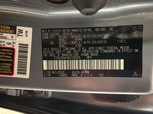 Used 2022 Toyota Highlander XLE FWD image 16