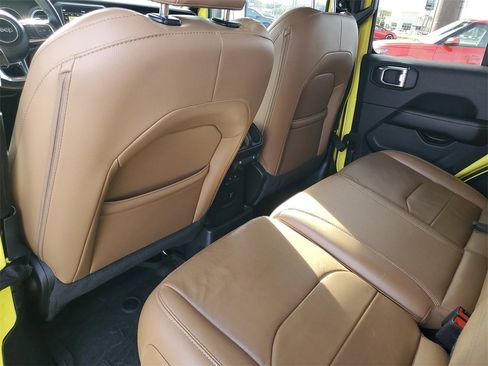 Used 2022 Jeep Wrangler Unlimited Sahara image 24