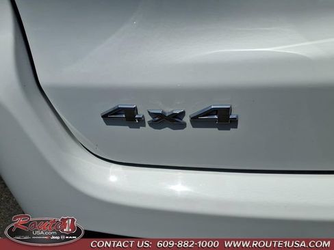 Used 2025 Jeep Compass Limited w/ Elite Group AWD/4WD image 19