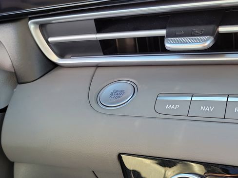 Used 2025 Hyundai Elantra SEL image 28