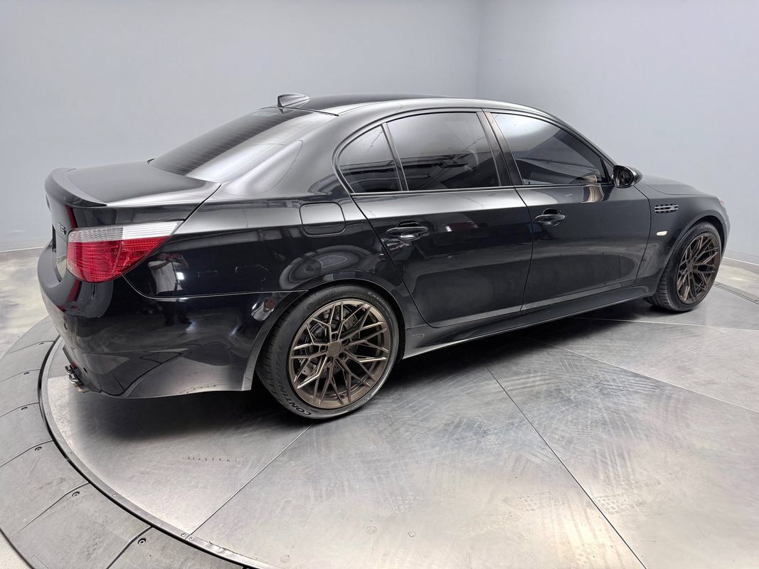 Used 2006 BMW M5 RWD image 5